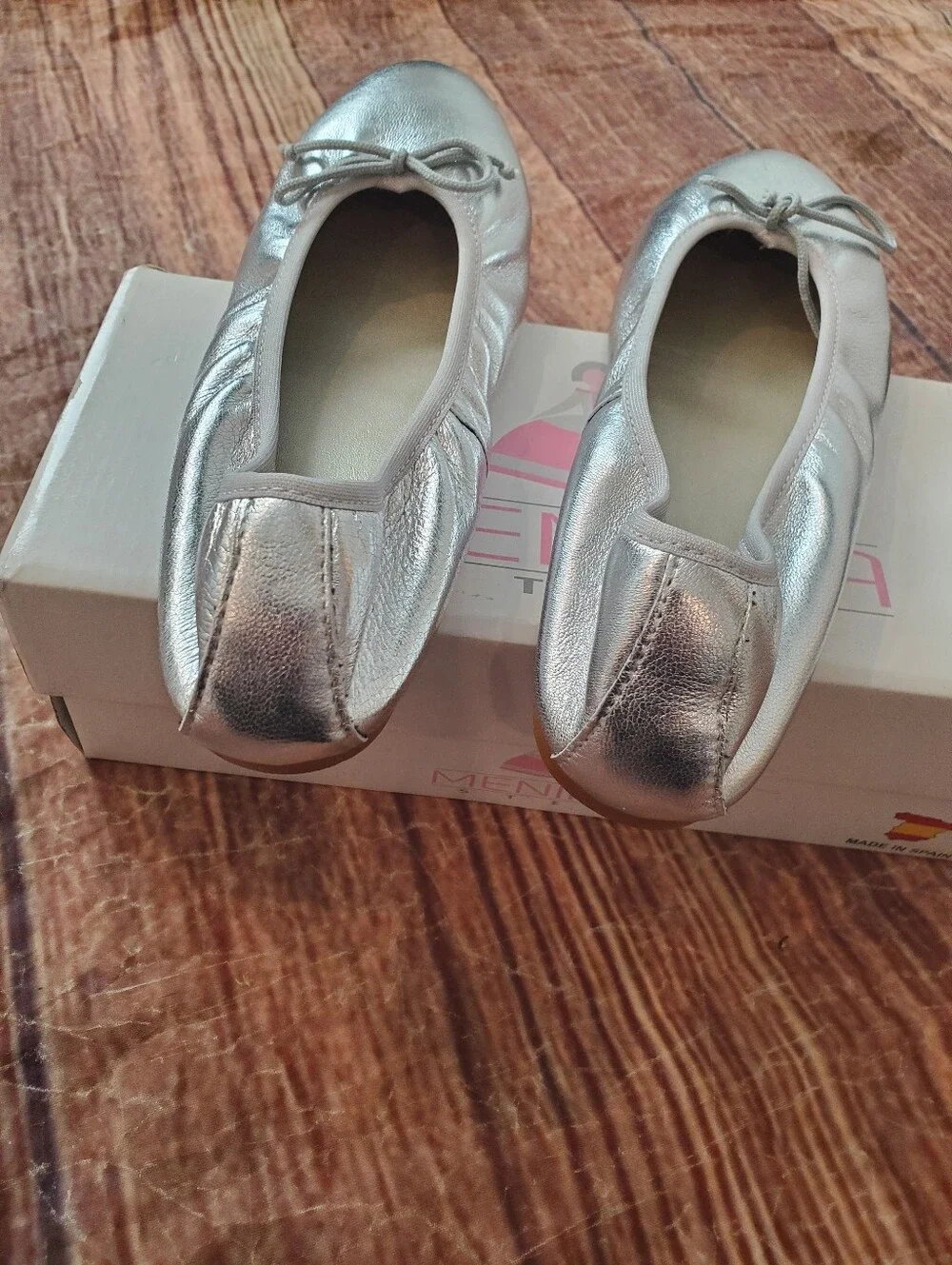 Menina Step Silver Metallic Leather Ballet Flats sz 38 NIB